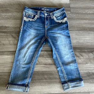 Grace in LA CAPRI JEANS EASY FIT